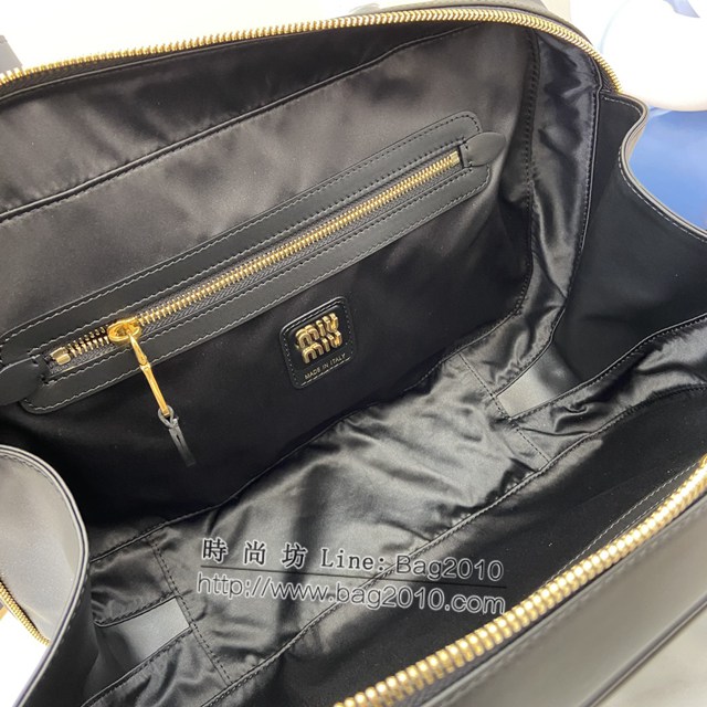 miumiu專櫃繆繆最新款原廠公事包Beau手袋手提包 jh2336型號：5bb117，5bb163
